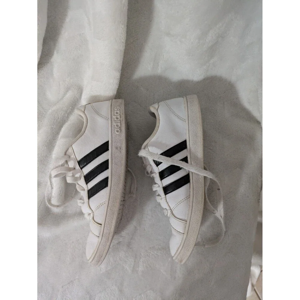 Youth Adidas Cloudfoam Classic Sneakers - Size 3